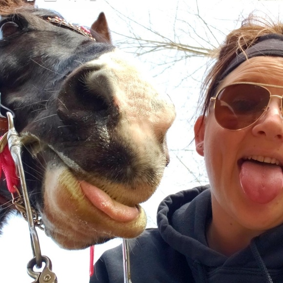 Meet your Posher, Mindy - Picture 1 of 1